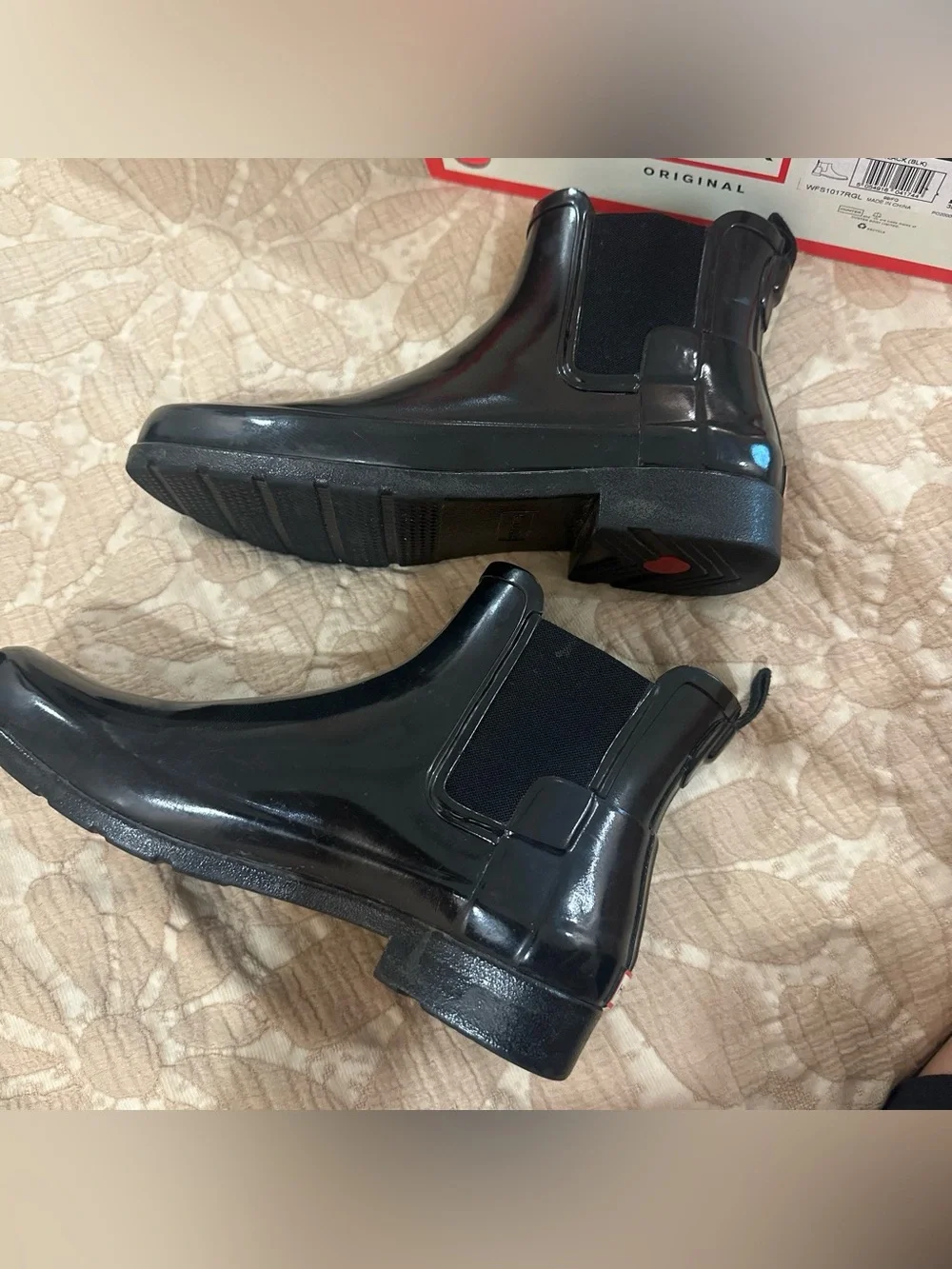 Hunter Refined Chelsea Glossy Rain Boots